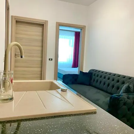Summerland Sea View Penthouse & Jacuzzi Appartement Mamaia