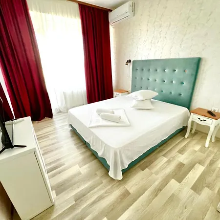 Summerland Sea View Penthouse & Jacuzzi Mamaia