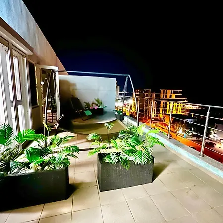 Summerland Sea View Penthouse & Jacuzzi Appartement Mamaia