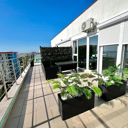 Apartment Summerland Sea View Penthouse & Jacuzzi *